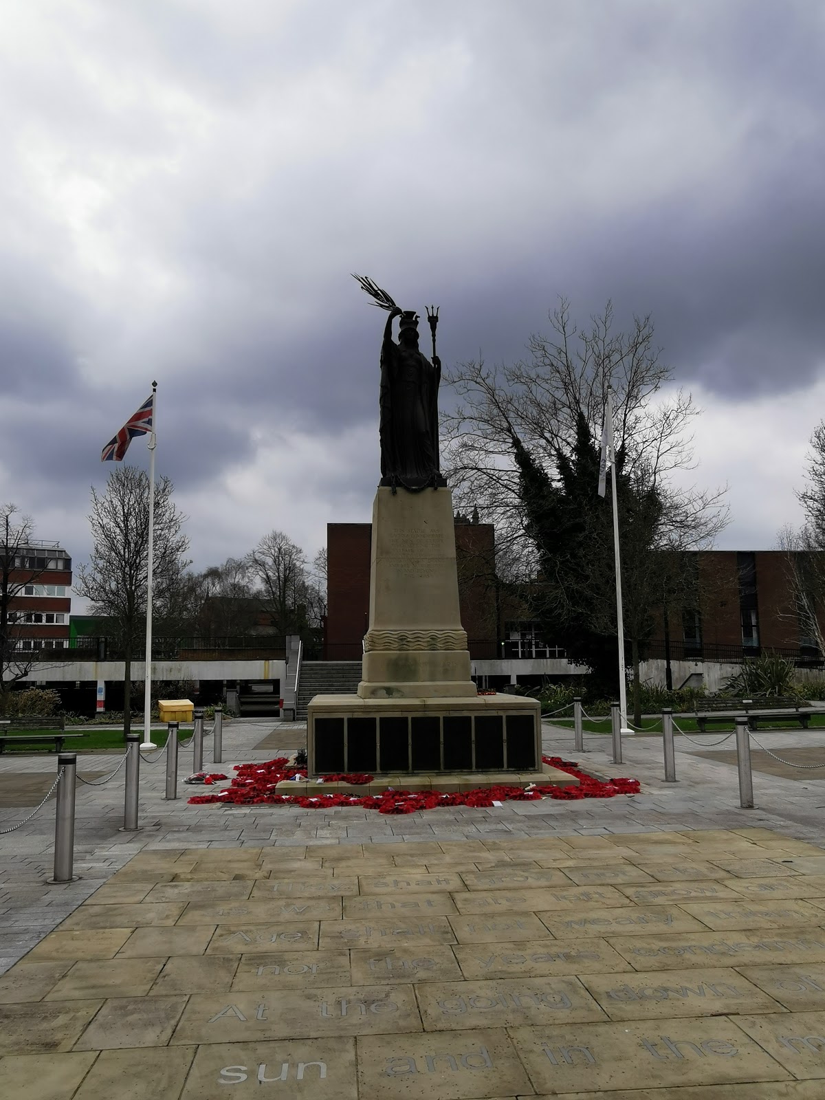 https://whatremovals.co.uk/wp-content/uploads/2022/02/Crewe War Memorial-225x300.jpeg